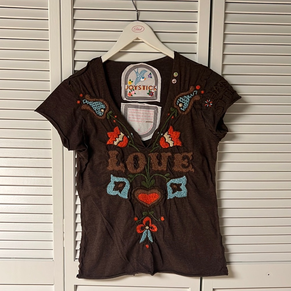 Joystick Women’s Short Sleeve Embroidered Top